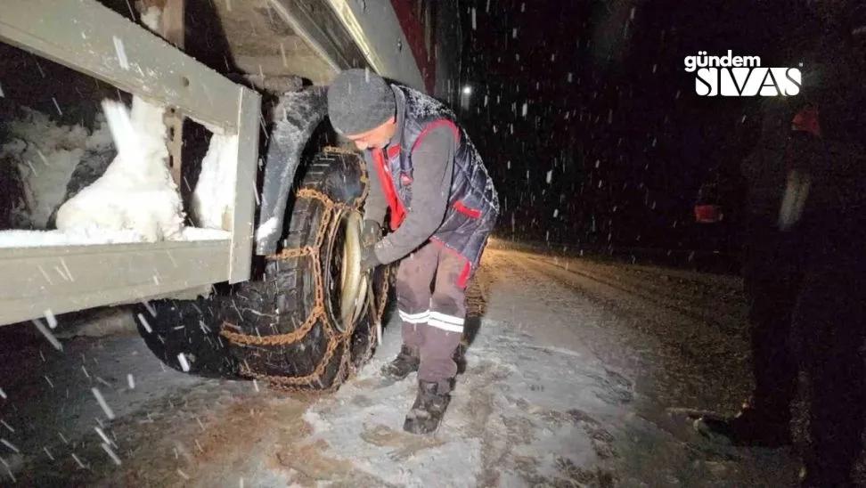 Çamlıbel Geçidi'nde Sürücüler Zorlandı