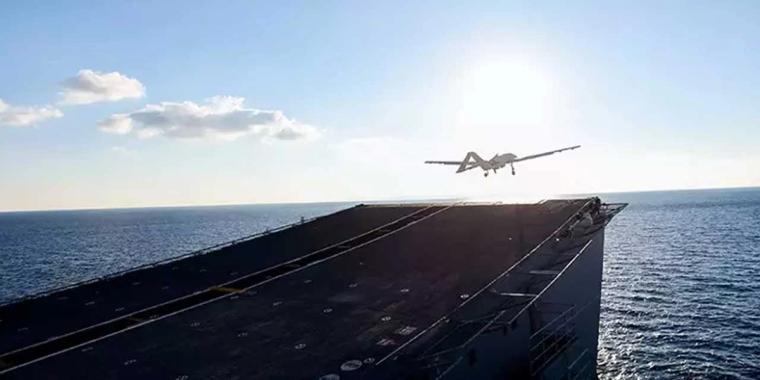 Bayraktar TB3, TCG Anadolu’dan ilk kalkış ve inişle dünya havacılık tarihine geçti