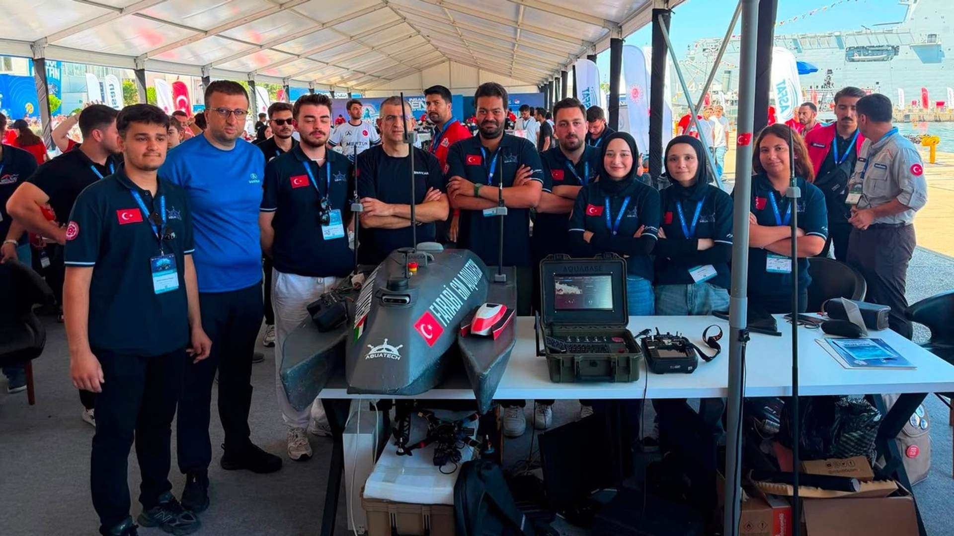 Sivas Cumhuriyet Üniversitesi Aquatech Takımı, geliştirdiği insansız deniz aracıyla TEKNOFEST’te ödül kazandı.