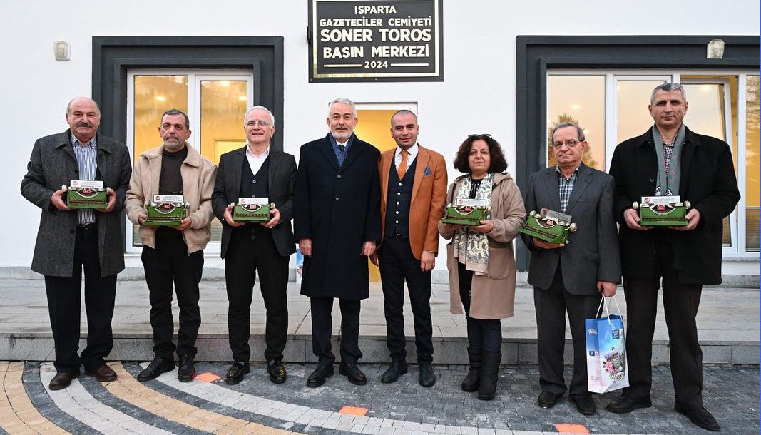 IGC’den meslek büyüklerine anlamlı plaket - Birlik Haber Ajansı