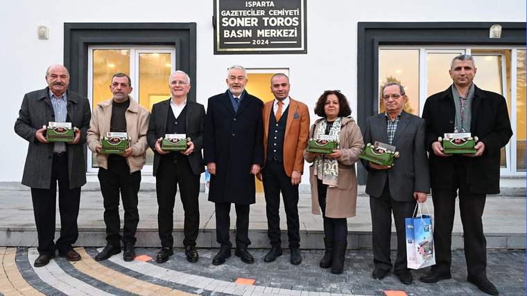 IGC’den meslek büyüklerine anlamlı plaket - Birlik Haber Ajansı