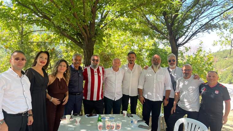 Bursa’da Sivaslılar Buluştu: Geleneksel Piknikte Türküler ve Halaylar