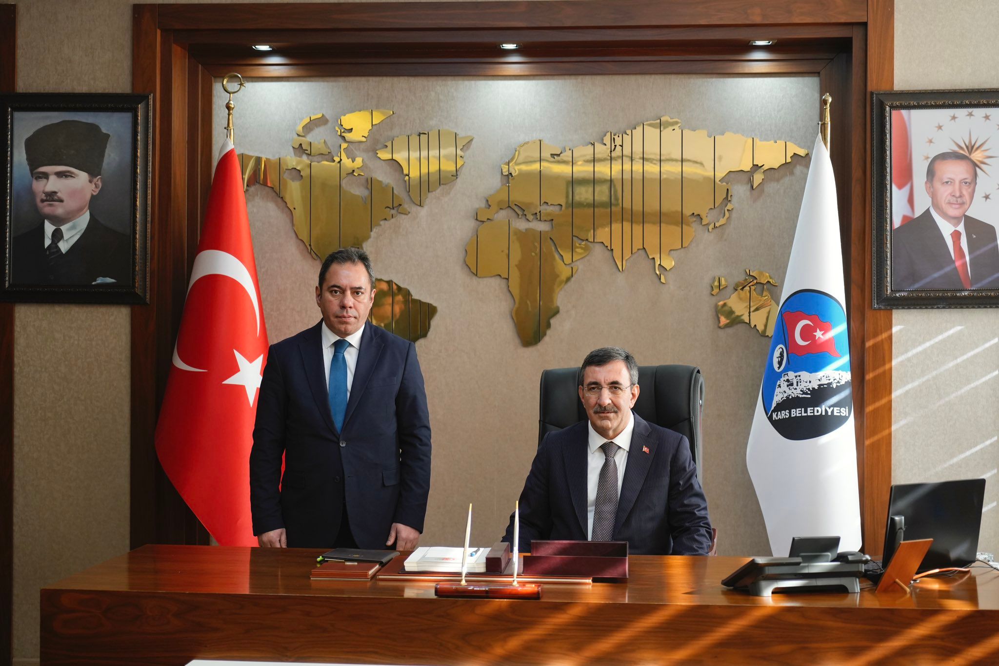 Cumhurbaşkanı Yardımcısı Cevdet Yılmaz, Kars Belediyesini ziyaret etti - Birlik Haber Ajansı