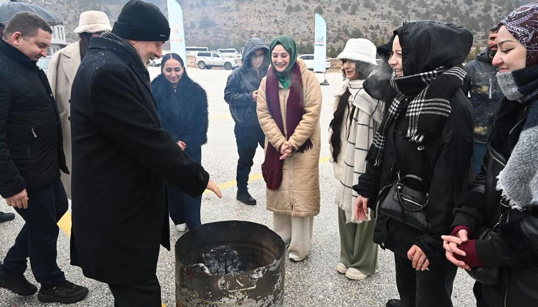 Isparta Belediye Başkanı Başdeğirmen, ÜNİAK Davraz Fest’te gençlerle buluştu - Birlik Haber Ajansı