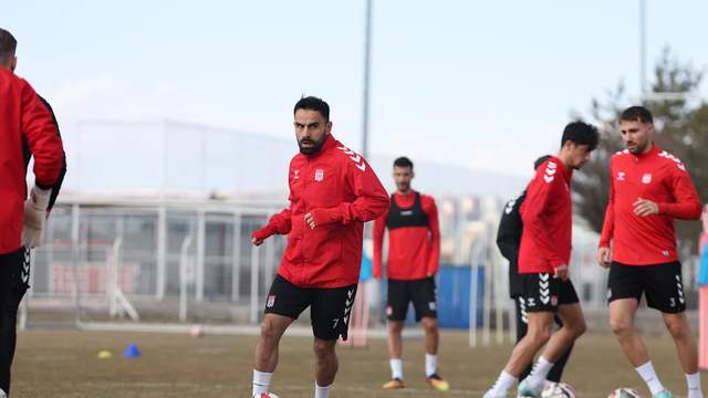 Sivasspor’da Manisa FK Maçı Öncesi Tempo Yükseldi! Kritik Deplasman İçin Hazırlıklar Sürüyor