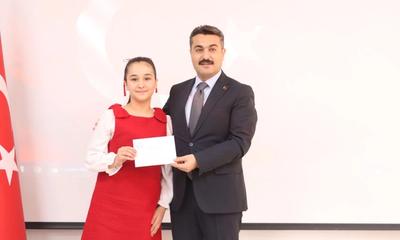 Sivas’ta İstiklal Marşı’nın Ruhu Yankılandı: 5. Sınıflar İl Finalinde Duygulandırdı