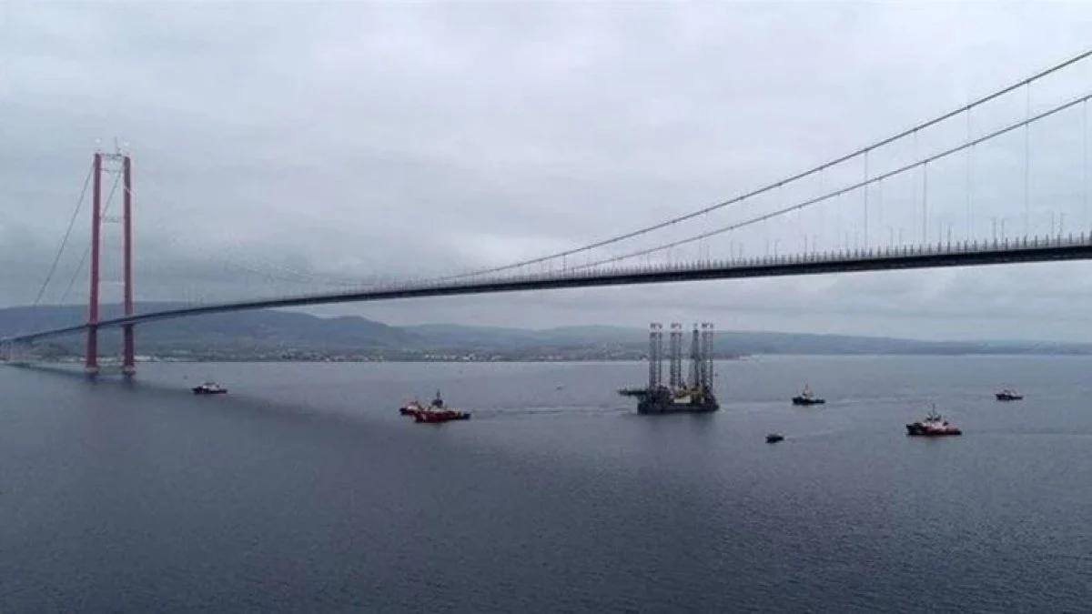 Çanakkale Boğazı'nda gemi arızası trafiği durdurdu