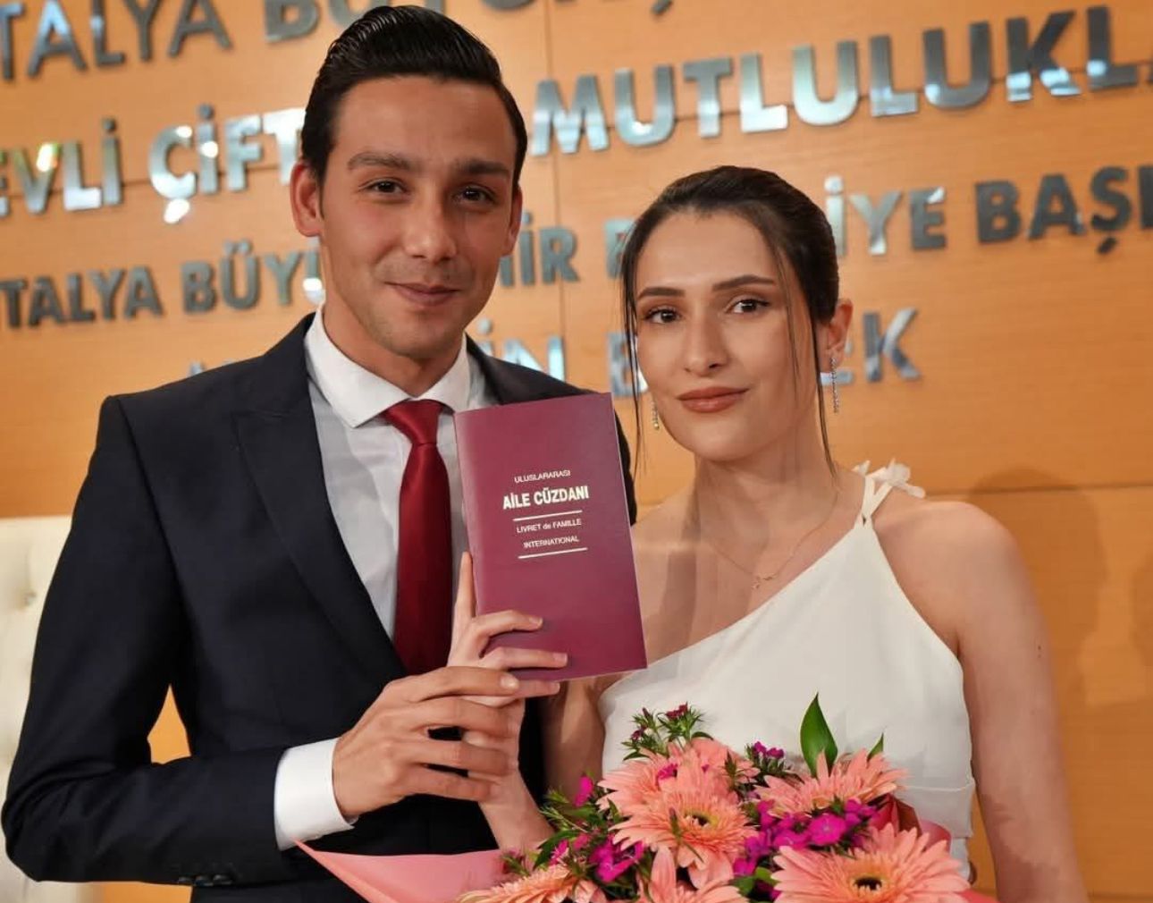 Antalya'da romantik nikâh: Çift, 14 şubat saat 14.14’te evlendi - Birlik Haber Ajansı