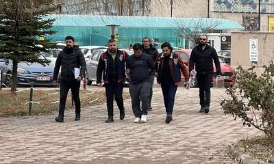 Sivas'ta Kardeş Dehşeti: Ağabeyini Göğsünden Bıçaklayarak Öldüren Zanlı Tutuklandı