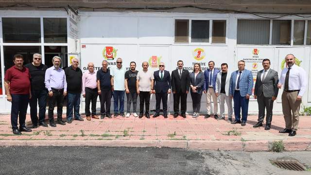 Vali Yılmaz Şimşek'ten Anlamlı Ziyaret: Gazeteciler ve Basın Bayramı'nı Kutladı