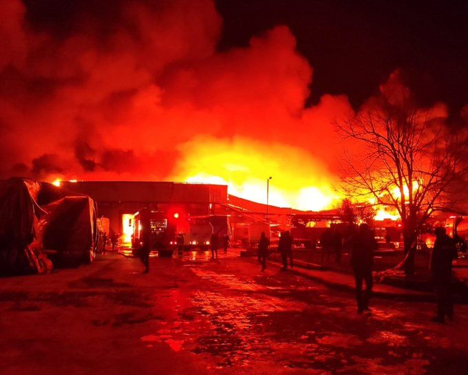 Afyonkarahisar’da fabrika yangını söndürme çalışmaları sürüyor - Birlik Haber Ajansı