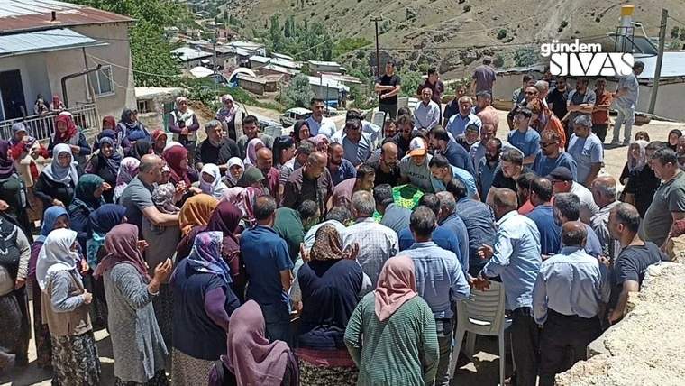 İliç de Toprak Altından Çıkartılan Kara, Toprağa Verildi