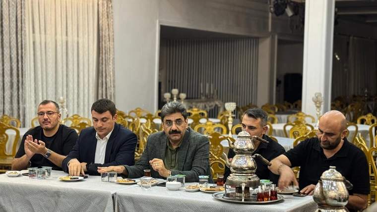 Milletvekili Hakan Aksu’dan Birlik Mesajı: Önceki Dönem Merkez İlçe Başkanı Burak Kuruçay ve Yönetimi ile Buluştu