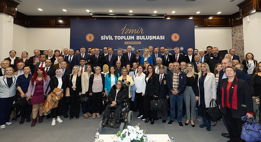 TBMM Başkanı Kurtulmuş, İzmir'de STK temsilcileriyle buluştu
