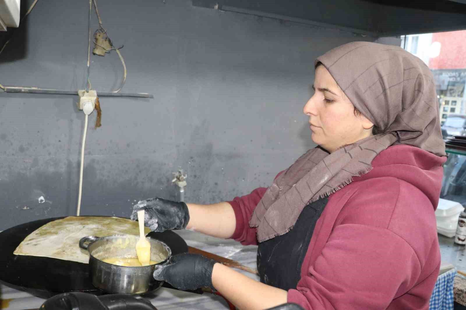 4 çocuğunu tek başına büyüten anne gözleme dükkânı açtı