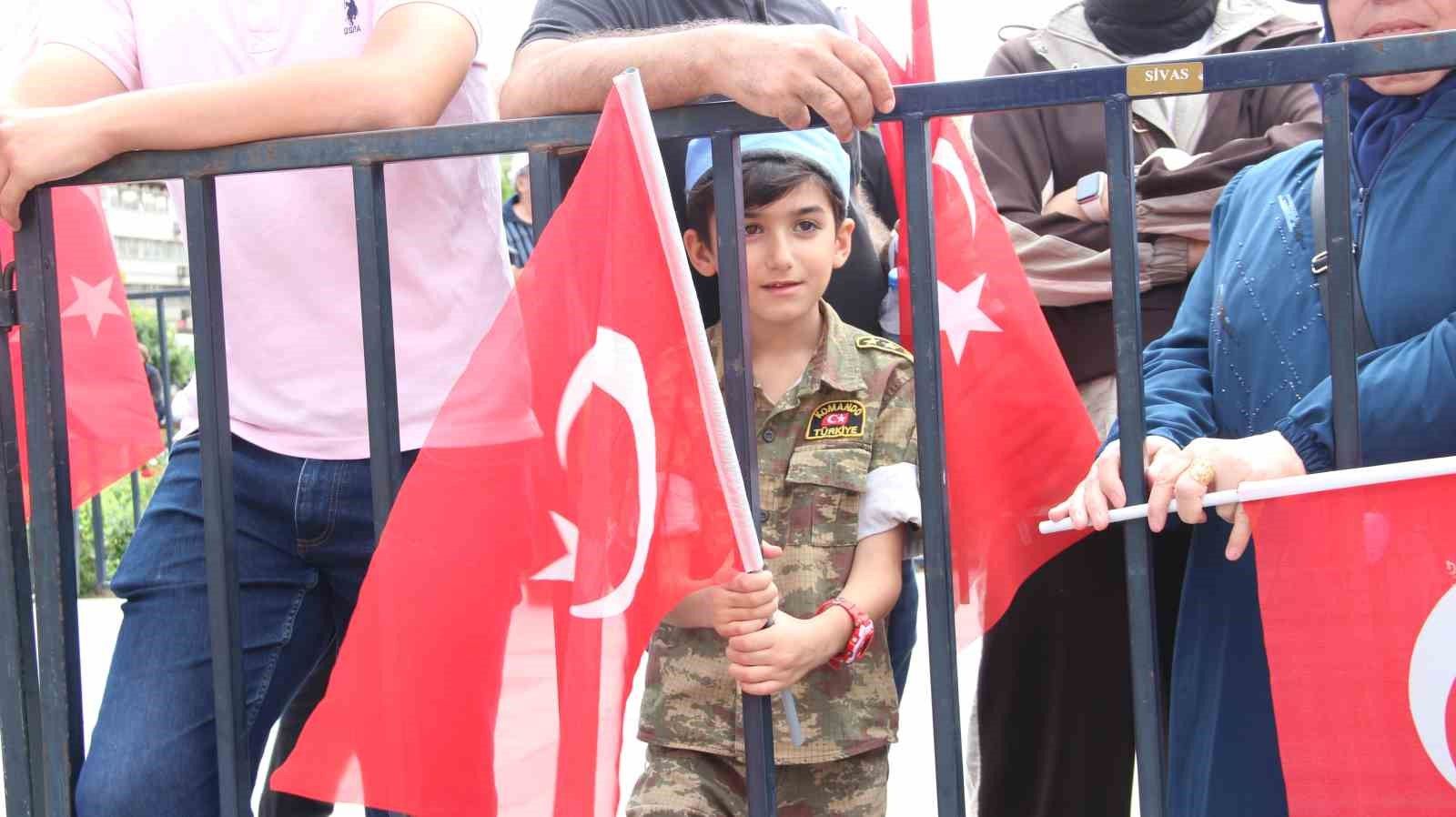 Sivas’ta 30 Ağustos töreni Atatürk Anıtı’nda başladı