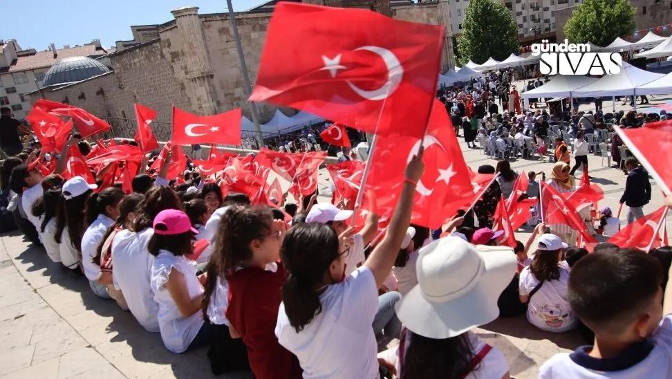 Sivas'ta Eğitim Şenliği Başladı!