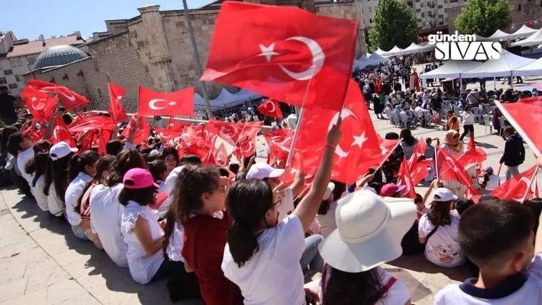 Sivas'ta Eğitim Şenliği Başladı!