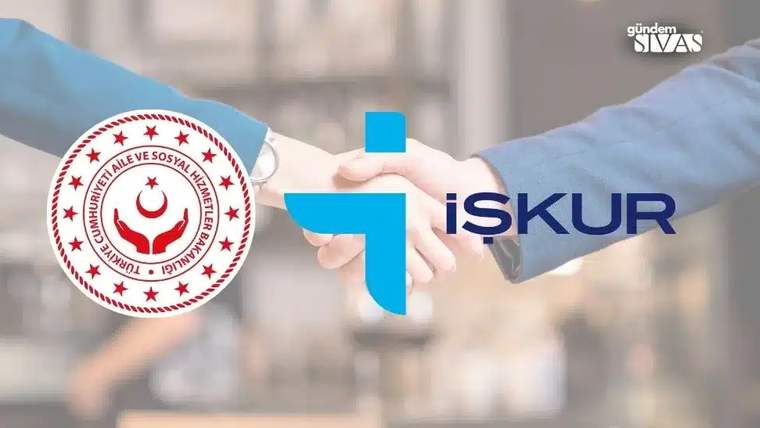 İki kişi, el sıkışarak anlaşma yapıyor; arka planda Türkiye Cumhuriyeti Aile ve Sosyal Hizmetler Bakanlığı ile İŞKUR logoları görünüyor.