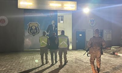 Kars'ta “Vergi Usulü Kanununa Muhalefet” suçundan aranan bir şahıs yakalandı - Birlik Haber Ajansı
