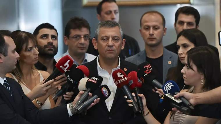 Özgür Özel: Kayyum atanırsa 6 gün dayanır