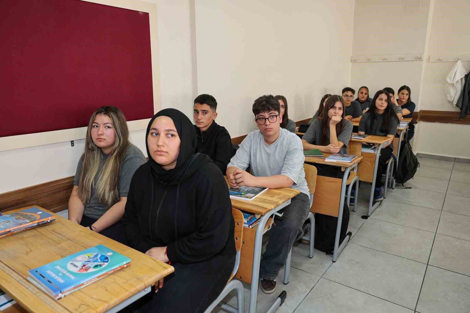 Cebecioğlu İlkokulunda ilk gün heyecanı ve Vali Şimşek ziyareti