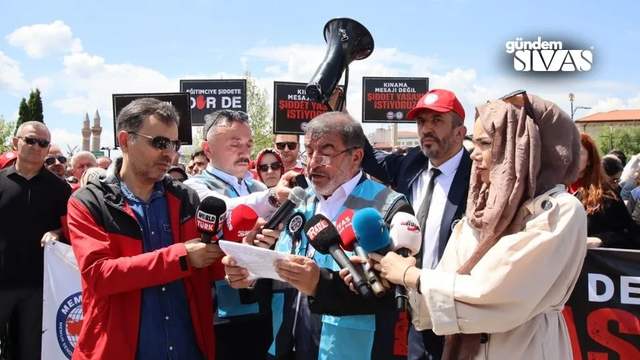 Sivas'ta Eğitim Sendikaları Eylem Gerçekleştirdi!