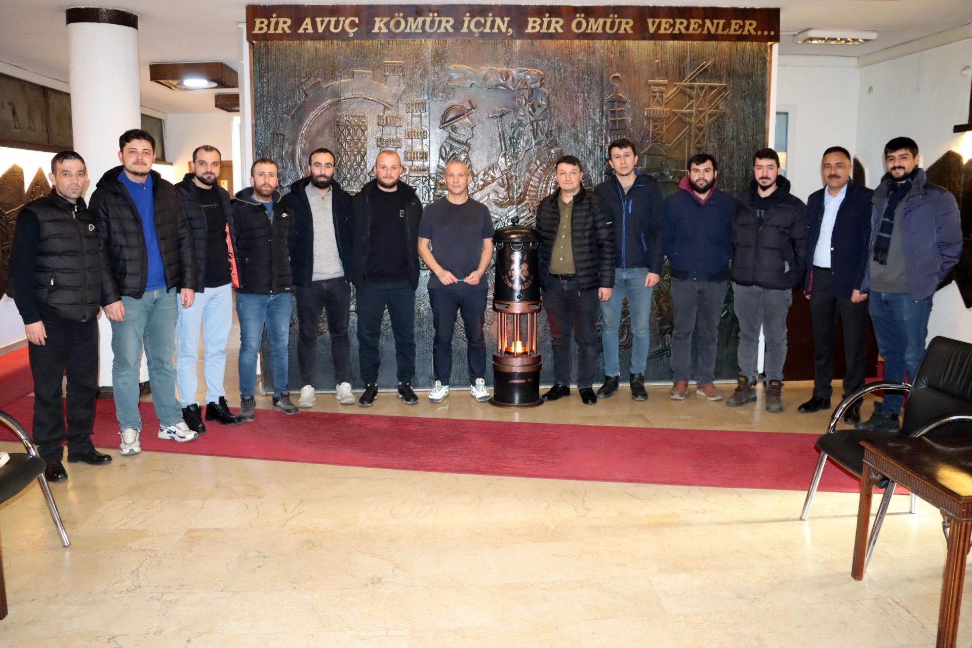 Üzülmez'de gruplu işçilerden üretime katkı - Birlik Haber Ajansı