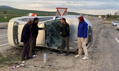 Aksaray’da Mucizevi Kaza: Takla Atan Otomobilden Burnu Bile Kanamadan Kurtuldu