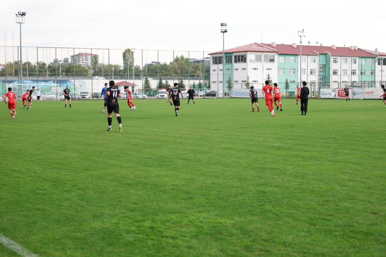2-2: Sivas’ta Türk ve Filistinli futbolcular dostlukta buluştu