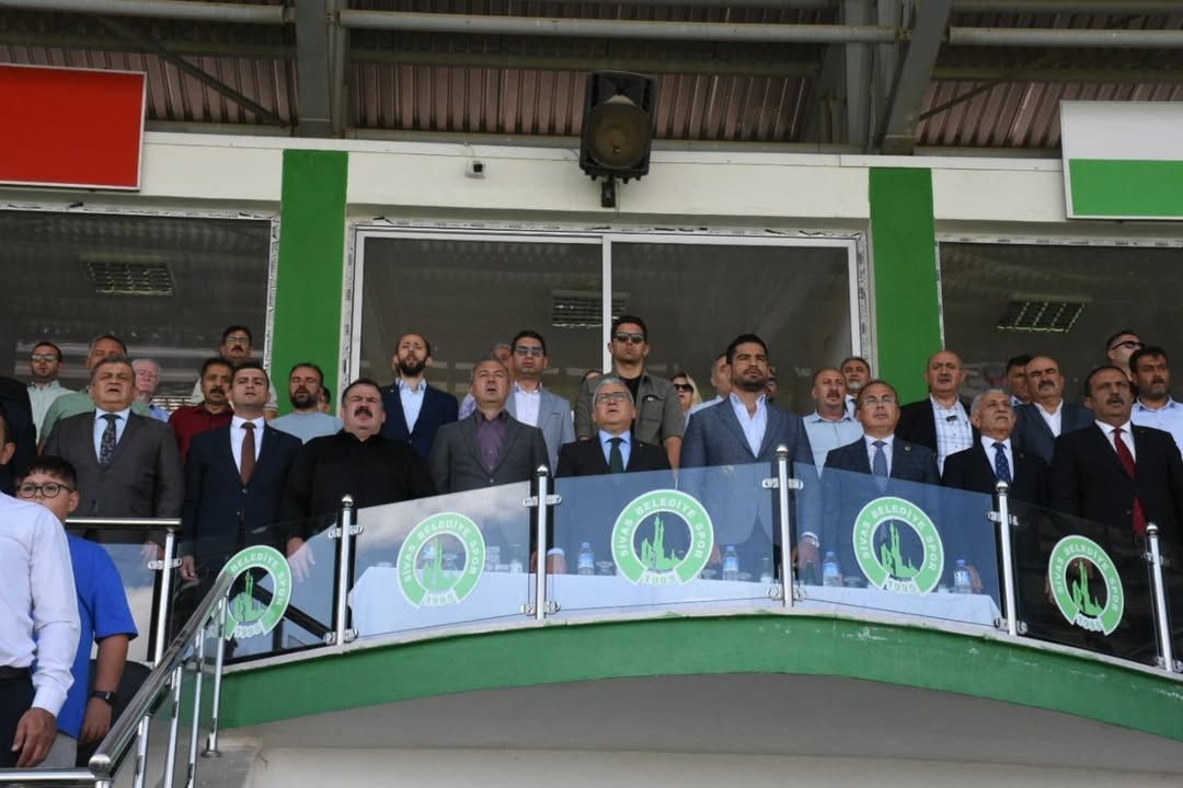 Sivas'ta Muhsin Yazıcıoğlu Karakucak Güreşleri'ne İl Emniyet Müdürü Katıldı