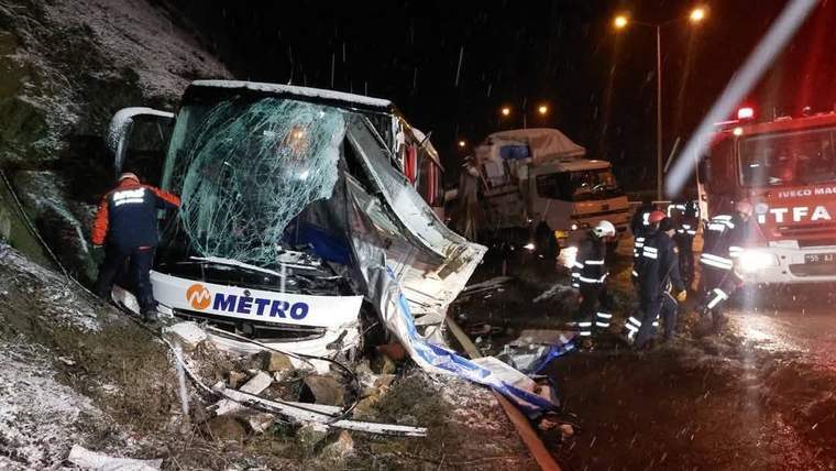 Giresun'a giden otobüs kaza yaptı: Kaptan Şahin Çayan hayatını kaybetti - Birlik Haber Ajansı