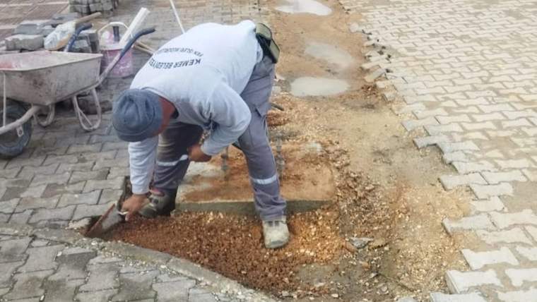 Kemer’de yol ve kaldırım çalışmaları sürüyor - Birlik Haber Ajansı