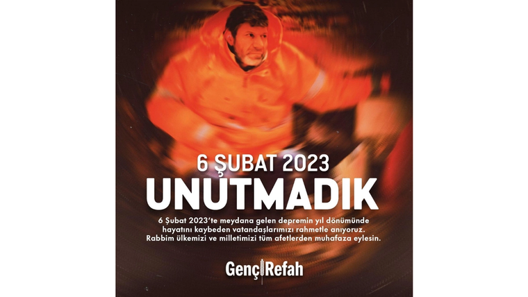 Kırmızı arka planda, 6 Şubat 2023 tarihini ve "UNUTMADIK" yazısını içeren bir afiş.