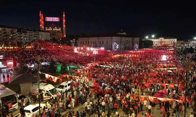 Binlerce Sivaslı Bayraklarla Tek Yürek Oldu!