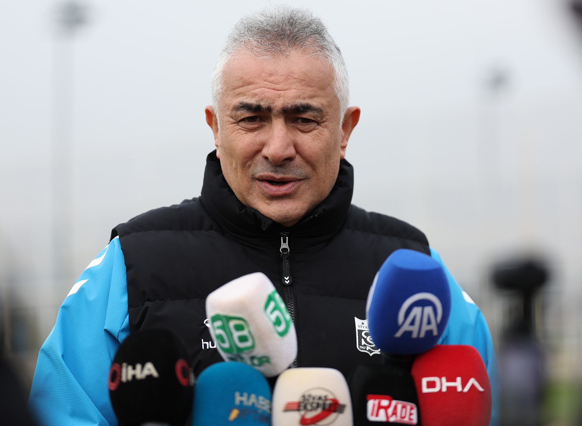 Sivasspor’da Transfer Hareketliliği: Mehmet Altıparmak’tan Müjdeli Haber!