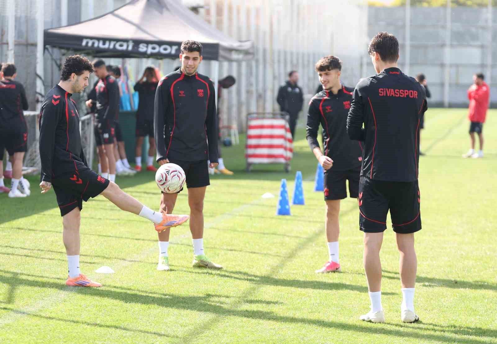 Sivasspor, Ümraniyespor maçı hazırlıklarını sürdürüyor