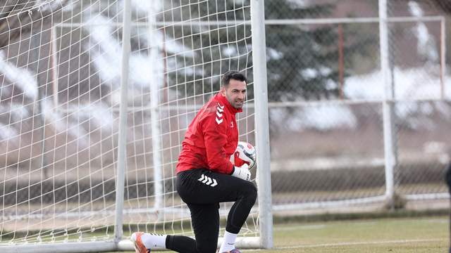 Özbelsan Sivasspor Sarıyer Deplasmanına Kilitlendi: İstanbul Yolculuğu Öncesi Son Taktik Dokunuşlar