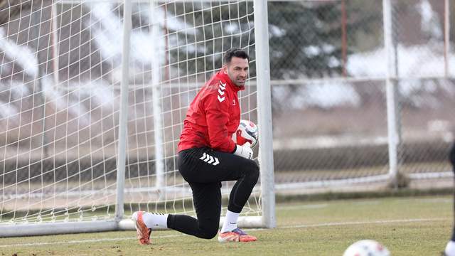 Özbelsan Sivasspor Sarıyer Deplasmanına Kilitlendi: İstanbul Yolculuğu Öncesi Son Taktik Dokunuşlar