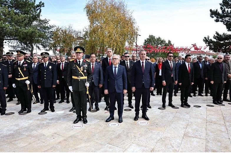 Sivas'ta 102. Yıl Coşkusu: Cumhuriyet Bayramı'nda Anlamlı Tören