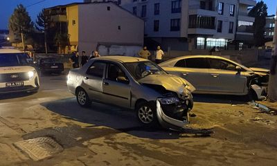 Sivas'ta Korkutan Kazada 6 Yaralı: Fiat ile Kafa Kafaya Çarpışma