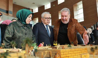Sivas’ta Ramazan’a Özel “Mukaddes Emanetler Sergisi” Açıldı: Peygamber Efendimiz’e Ait Emanetler Ziyarete Sunuldu