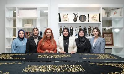 Rukiye Toy’dan Şemsi Sivasî Hazretleri’nin Türbe Örtüsü Çalışmalarına Yakın Takip