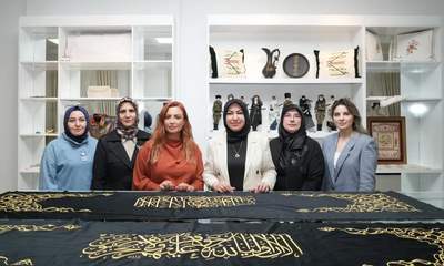 Rukiye Toy’dan Şemsi Sivasî Hazretleri’nin Türbe Örtüsü Çalışmalarına Yakın Takip