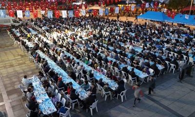 Kocaeli Büyükşehir’in iftar sofrası gönülleri buluşturuyor - Birlik Haber Ajansı
