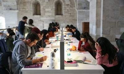 Üniversitelerde yeni dönem için kayıt heyecanı başladı