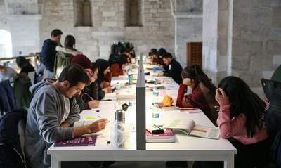 Üniversitelerde yeni dönem için kayıt heyecanı başladı