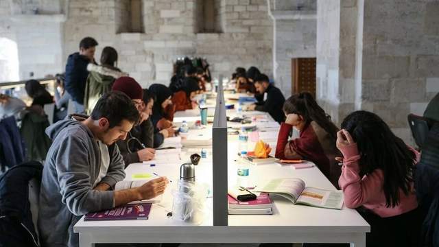 Üniversitelerde yeni dönem için kayıt heyecanı başladı