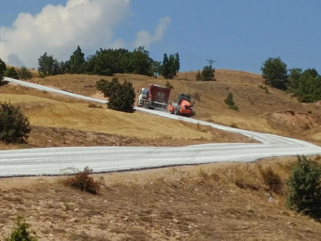 Sivas'ta Kırkpınar Çağlayan Köy Yolu Yapım Çalışması Tamamlandı