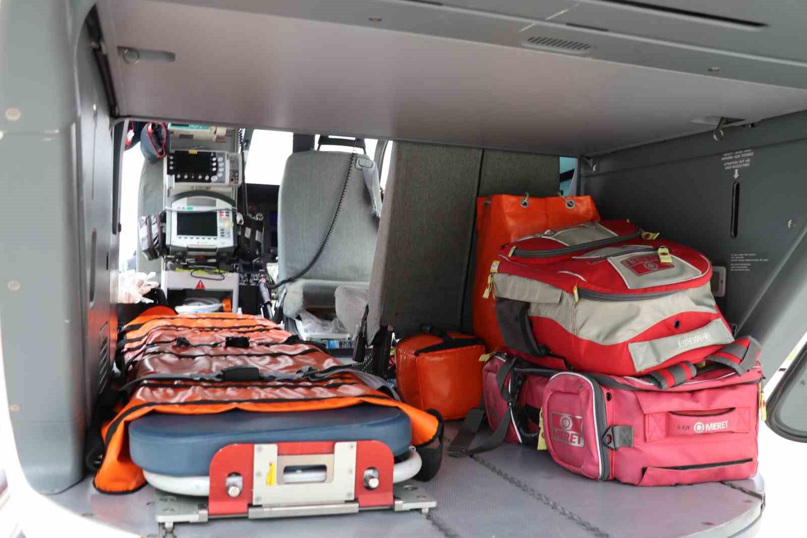 "Bin 500 saatin üzerinde uçuş" Ambulans helikopterin görevi